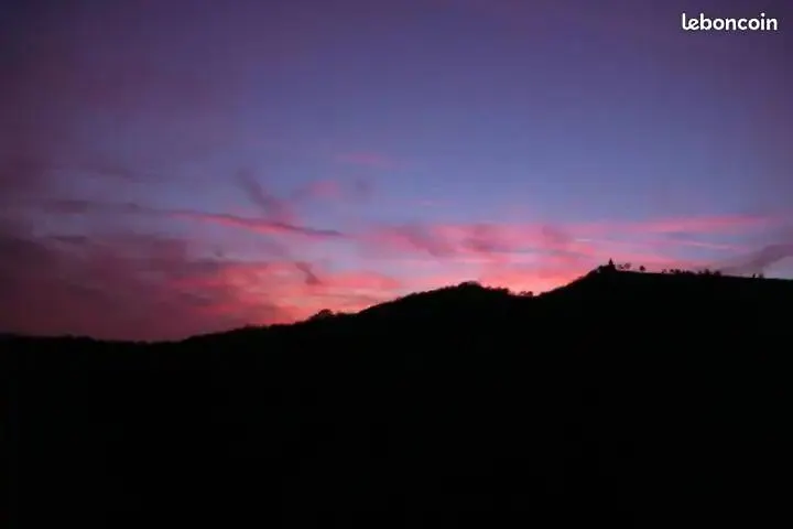 Gîte au calme avec superbe vue : La Talonie Mouret 0*,